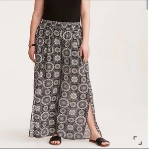 Torrid 3X Floral Medallion Chiffon Side Slit Pants